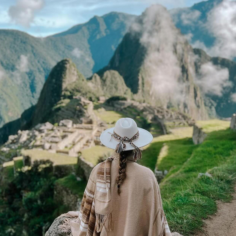 tour-listing-details-slide